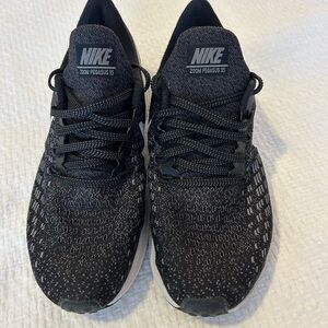 nike zoom pegasus running shoes